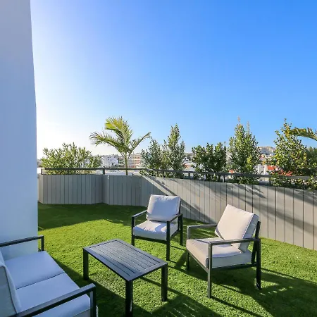 Luxury Penthouse Private Jacuzzi, Албуфейра