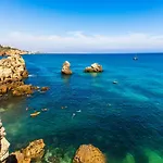 Luxury Penthouse Private Jacuzzi, Albufeira