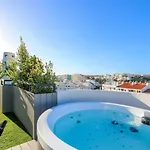 Luxury Penthouse Private Jacuzzi, Apartamento *